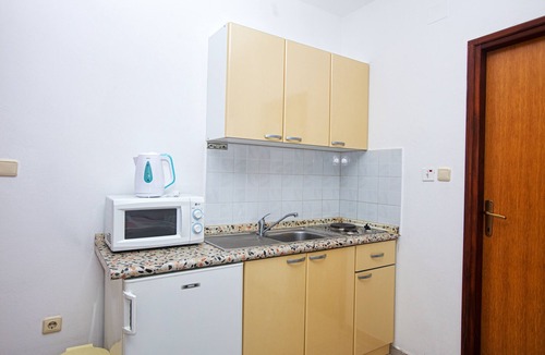 Pirovac Apartment | Studio flat with terrace Pirovac, Šibenik (AS-15320-b)