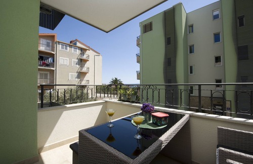 Stobrec Apartment | Studio flat with terrace Stobreč, Split (AS-19767-a)