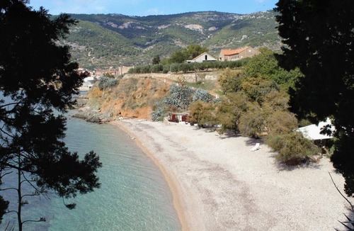 Komiza Apartment | Studio flat with terrace and sea view Komiža (Vis) (AS-9703-a)