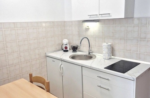 Komiza Apartment | Studio flat with terrace and sea view Komiža, Vis (AS-26985-a)