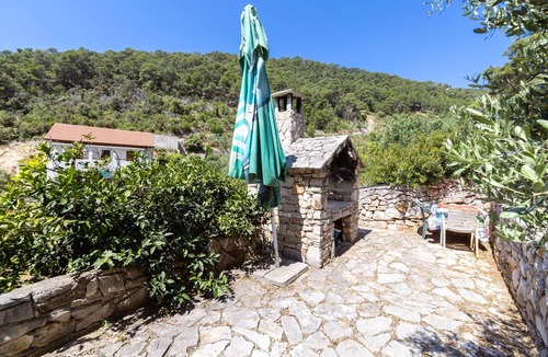 Gdinj Apartment | Studio flat with terrace and sea view Cove Torac, Hvar (AS-24462-a)