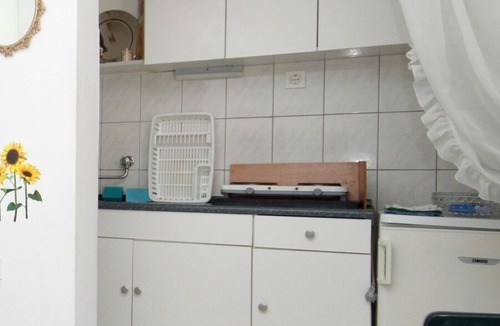 Komiza Apartment | Studio flat with terrace Komiža, Vis (AS-8926-a)