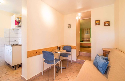 Vrbnik Apartment | Studio in the immediate vicinity of the sea