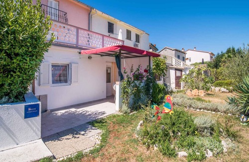 Vrbnik Apartment | Studio in the immediate vicinity of the sea