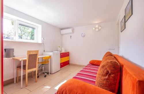 Ljubljana Apartment | Studio Southwest 1 with AirCon & FREE Parking