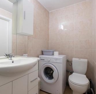 Ljubljana Apartment | Studio Southwest 2 with AirCon & FREE Parking