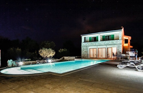 Vilanija Apartment | Studio "Violet" private terrace and pool view
