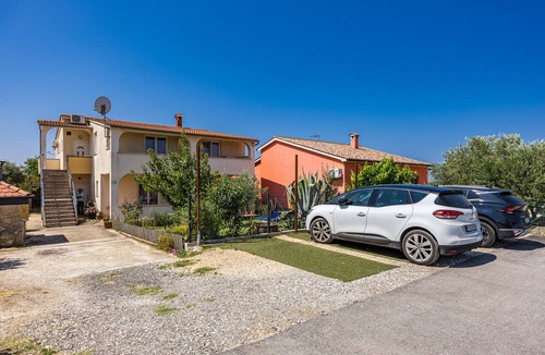 Galizana Apartment | Studio Vito with Balcony