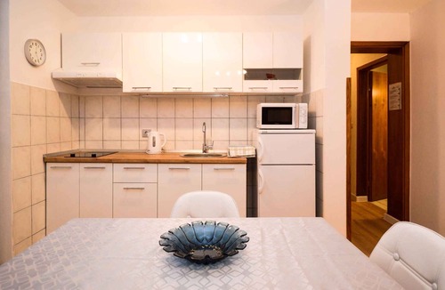 Stinjan Apartment | Studio with terrace and air conditioning