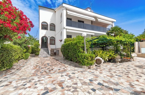 Punat Apartment | Studio with terrace and shared pool