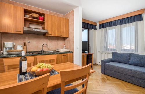 Barbat na Rabu Apartment | Stunning apartment in Barbat na Rabu with WiFi
