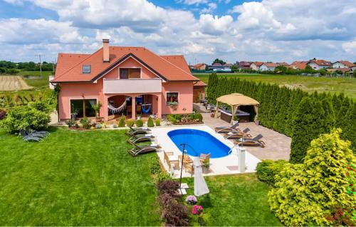 Gornji Kneginec House | Stunning Apartment In Turcin With Sauna