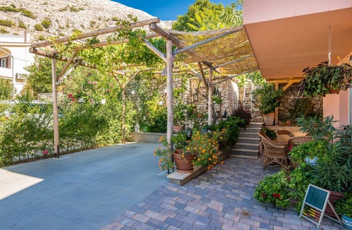 Stara Baska Apartment | Stunning apartment in Stara Baska with WiFi