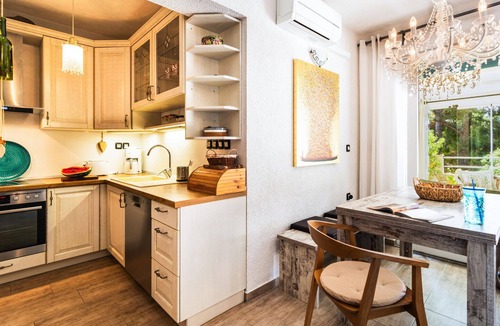 Ivan Dolac Apartment | Stunning apartment in Ivan Dolac