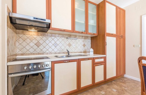 Banjol Apartment | Stunning apartment in Banjol with house sea view