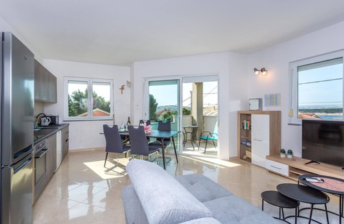 Barbat na Rabu Apartment | Stunning apartment in Barbat with WiFi