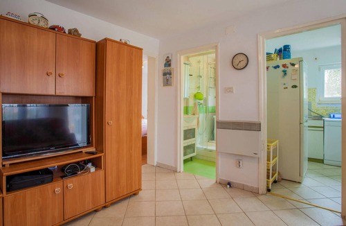 Cres Apartment | Stunning apartment in Cres with WiFi