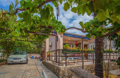 Cres Apartment | Stunning apartment in Cres with WiFi