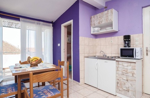Pakostane Apartment | Stunning apartment in Pakostane with WiFi
