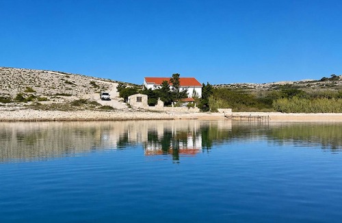 Smokvica Apartment | Stunning apartment in Smokvica with WiFi