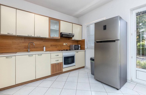 Kastav Apartment | Stunning apartment in Spincici with WiFi