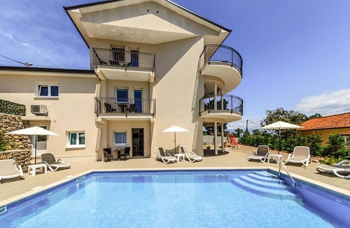 Ika Apartment | Stunning apartment in Ika with house sea view