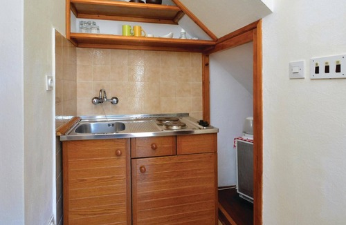 Island Hvar Apartment | Stunning apartment in Jelsa with WiFi