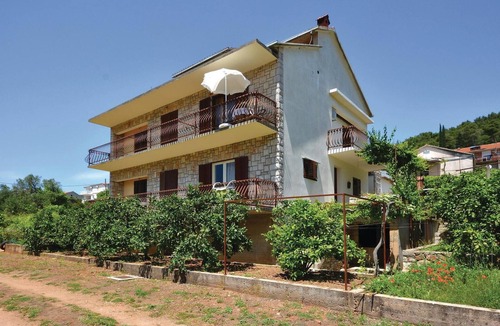 Island Hvar Apartment | Stunning apartment in Jelsa with WiFi