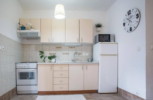 Klek Apartment | Stunning apartment in Klek with house sea view