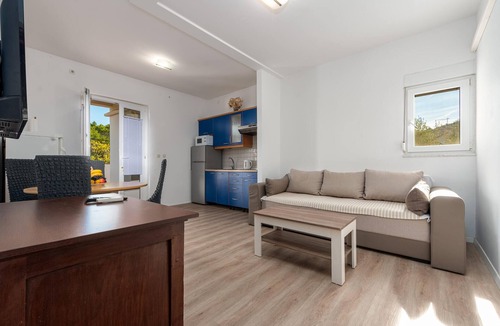 Lukoran Apartment | Stunning apartment in Lukoran with WiFi