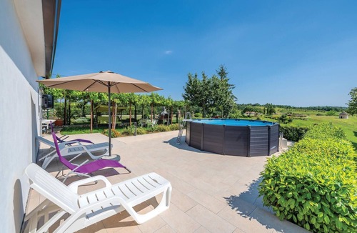 Pican Apartment | Stunning apartment in Pican with WiFi