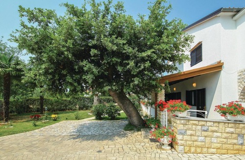 Kukci Apartment | Stunning apartment in Porec with WiFi
