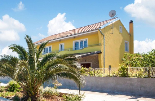 Krapanj Apartment | Stunning apartment in Sibenik with house sea view