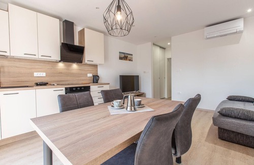 Secovlje Apartment | Stunning apartment in Secovlje with WiFi