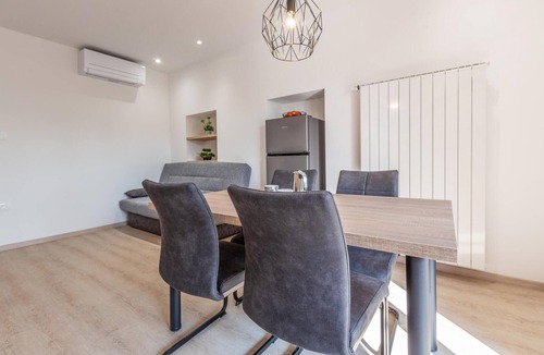 Secovlje Apartment | Stunning apartment in Secovlje with WiFi