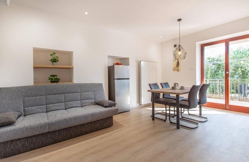 Secovlje Apartment | Stunning apartment in Secovlje with WiFi