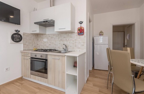 Turanj Apartment | Stunning apartment in Turanj with WiFi