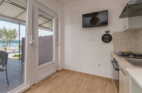 Turanj Apartment | Stunning apartment in Turanj with WiFi