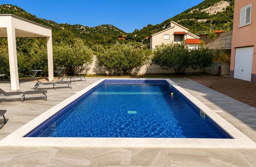 Dusina Apartment | Stunning apartment in Vrgorac with outdoor swimming pool