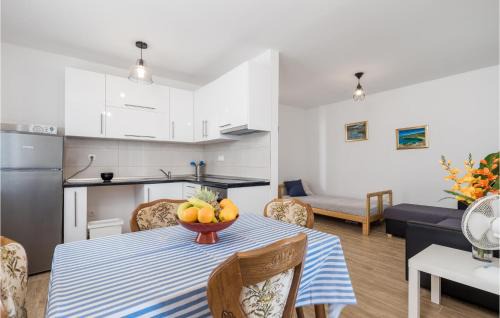 Vlasici Apartment | Stunning Apartment In Vlasici With Wifi