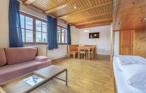Hocko Pohorje Apartment | Stunning Apartment In Pohorje With Wifi