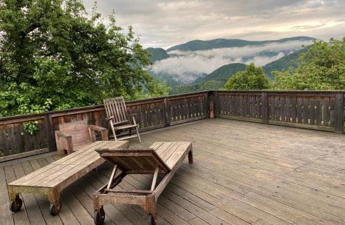 Vransko Apartment | Stunning Hills View Apartment Vransko
