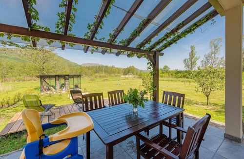 Gracac House | Stunning home in Kunovac Kupirovacki with WiFi