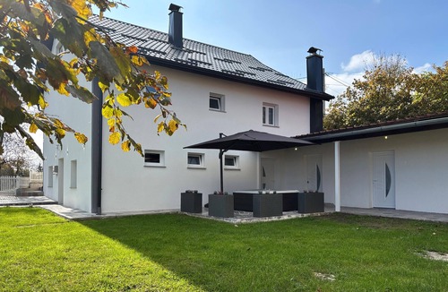 Josipdol House | Stunning home in Salopeki Modruski with WiFi
