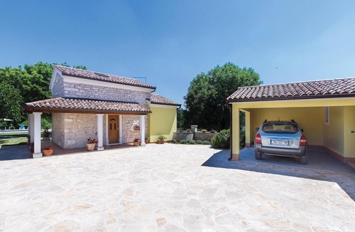 Cere House | Stunning home in Badnjevari