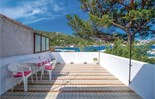 Bakarac House | Stunning Home In Bakarac With House Sea View