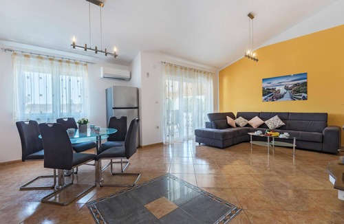 Barbariga House | Stunning home in Betiga
