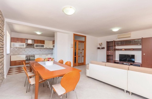 Bibinje House | Stunning home in Bibinje with house sea view