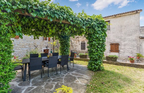Groznjan House | Stunning home in Buje with house a panoramic view