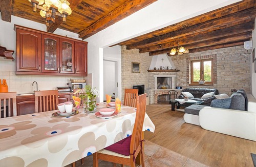 Cabrunici House | Stunning home in Cabrunici